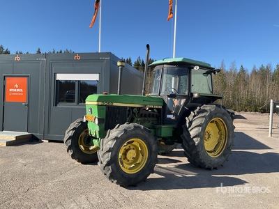 John Deere 3050 4WD Tractor