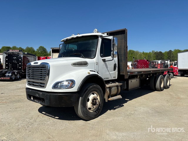 2005 Freightliner M2 112 6x4 Flatbed Truck