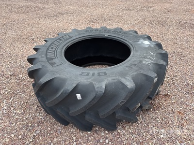 Quantity of (1) Michelin 650/75R38 169D Pneu Tires