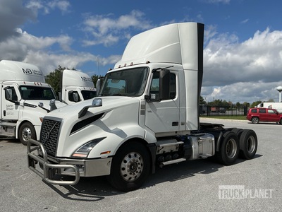 2020 Volvo VNL 300 6x4 Tracteur routier