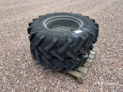 Quantity of (2) Mitas 340/85R24 F Roues Räder