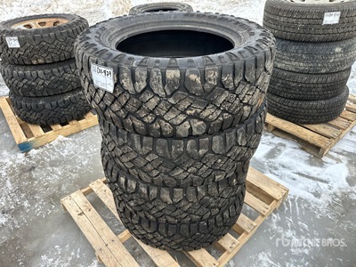 Quantity of (4) Goodyear Wrangler Duratrac 285/60R20 Tires