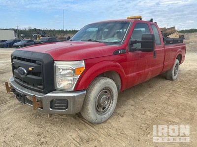 2015 Ford F-250 XL 4x2 Extended Cab بيك اب