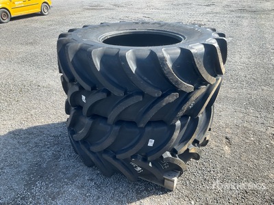 Quantity of (2) Vredestein TRAXION 600/70R30 TL158D Tires