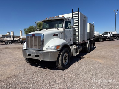 2018 Peterbilt 348 Camion-citerne à vide