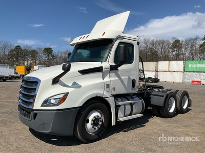 2018 Freightliner Cascadia 126 6x4 Ciągnik siodłowy T/A z kabiną dzienną