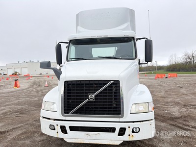 2016 Volvo VNL 6x4 T/A Day Cab Truck Tractor