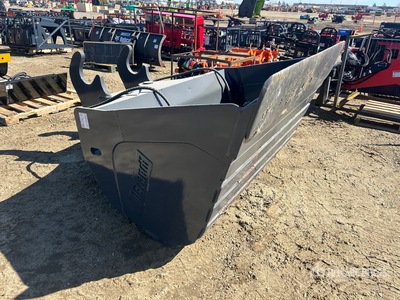 70 in Q/C Hydraulic Tilting Excavator Bucket - Fits John Deere 350