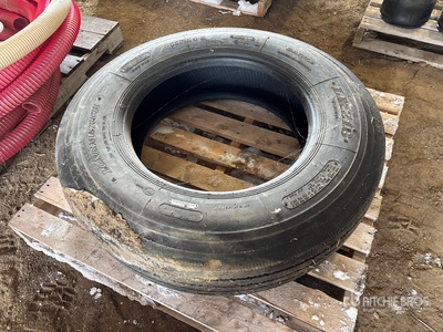 Monarch 11R24.5 Pneus