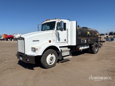 Etnyre BTHS 1795 gal on 1990 Kenworth T800 4x2 Asfalt Verdeelwagen