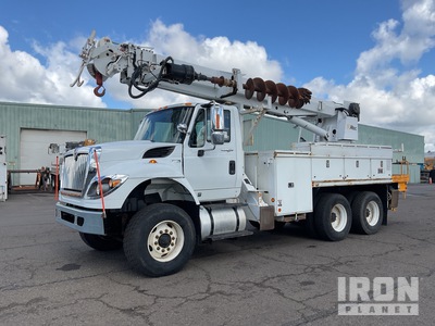 Altec D3050A T R on 2012 International 7400 WorkStar 6x4 Digger Derrick Truck