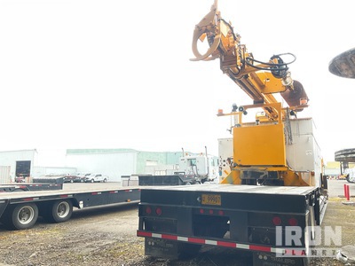Altec D3055B TR on Altec D3055B TR Digger Derrick Truck