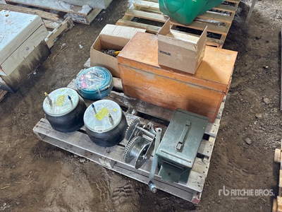 Quantity of Assorted Parts Pièces divers