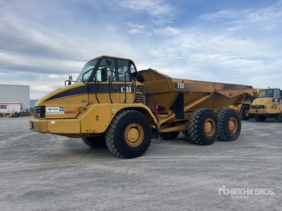 2005 Cat 725 Articulated Dump Truck
