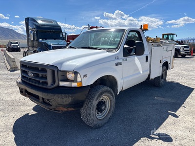2004 Ford F-350 XL 4x4 Utility Truck