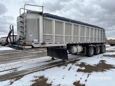 2006 Stargate 34 ft Tri/A End Dump Trailer