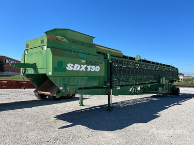 2015 McCloskey SDX130 36 in x 130 ft Portable Telescopic Radial Stacking Conveyor