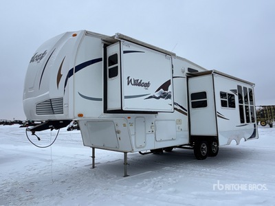 2008 Forest River Wildcat 29 ft T/A Travel Trailer
