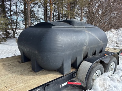 1200 gal Poly Water Tank