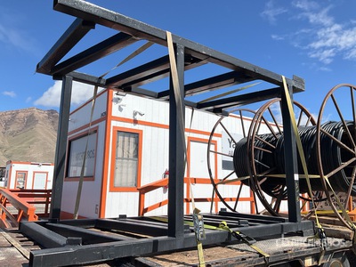 Quantity of (2) Steel Racks Varios, tienda, almacen, consumidor