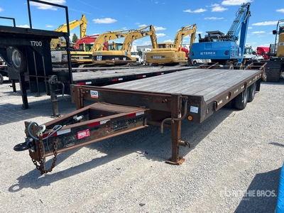 1997 Towmaster T20 29 ft T/A Equipment Trailer