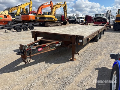 1997 Towmaster T-20 29 ft T/A Equipment Trailer