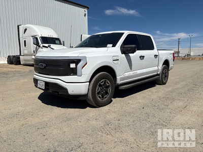 2022 Ford F150 Lightning XLT 4x4 Crew Cab Electric Pickup