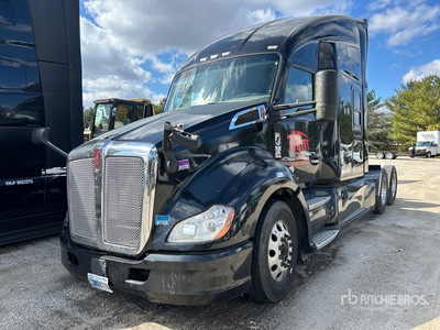 2019 Kenworth T680 6x4 Ciągnik siodłowy T/A z kabiną sypialną