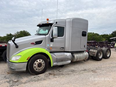 2015 Peterbilt 579 3- Achs Sattelzugmaschine mit Schlafkabine
