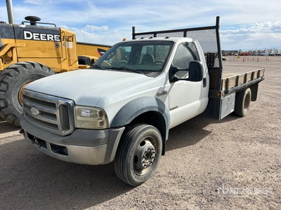 2005 Ford F-250 XL 4x2 Flatbed Truck
