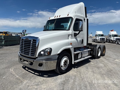 2016 Freightliner Cascadia 125 6x4 T/A Day Cab Truck Tractor