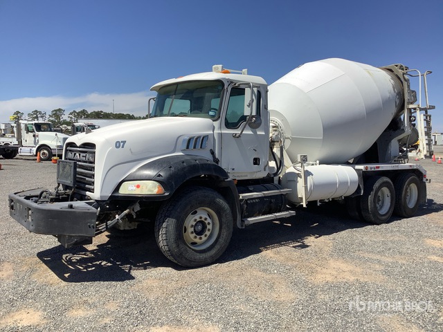 2007 Mack CT713 6x4 Mixer Truck