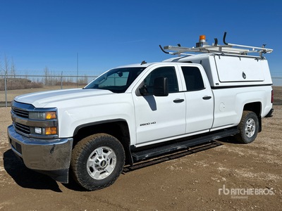 2015 Chevrolet Silverado 2500 4x4 Crew Cab Pickup