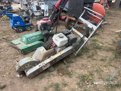 2015 Dosko 337-13HC Walk Behind Broyeuse de souche (Inoperable)