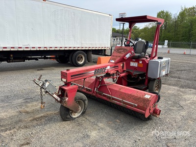 Broce BW-260 Self-Propelled Broom