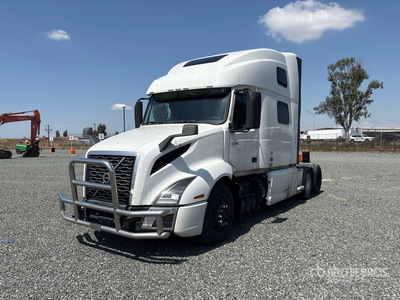 2019 Volvo VNL860 6x4 T/A Sleeper Truck Tractor