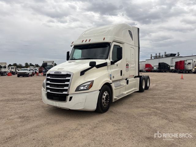 2019 Freightliner Cascadia 126 6x4 T/A Sleeper Truck Tractor