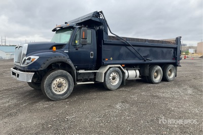 2013 International 7600 8x4 Twin-Steer T/A Dump Truck