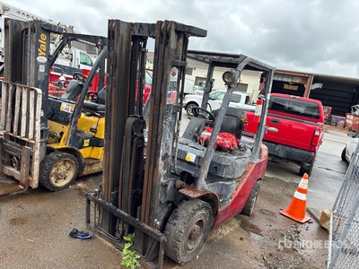 2012 Toyota 8FGU25 2500 lb Carretilla Elevadora (Inoperable)
