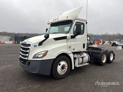 2018 Freightliner Cascadia 126 6x4 T/A Day Cab Truck Tractor