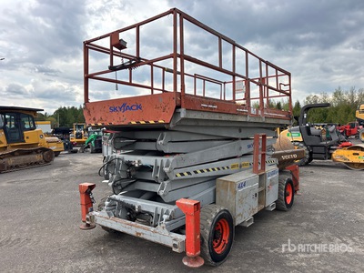 2000 Skyjack SJ9250RT 4x4 Dual Fuel Elevador de tijera