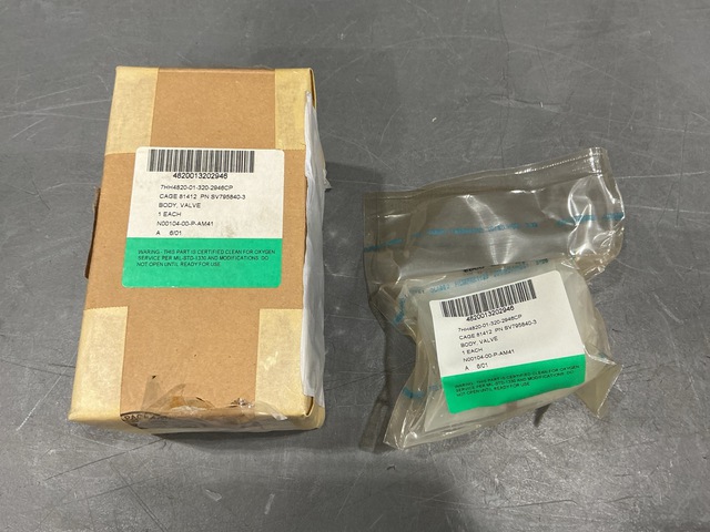 (2) Hamilton Sundstrand SV795840-3 Valve Bodies
