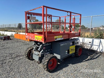 2018 Skyjack SJ6826 RT Dual Fuel Plateforme élévatrice à ciseaux (Inoperable)