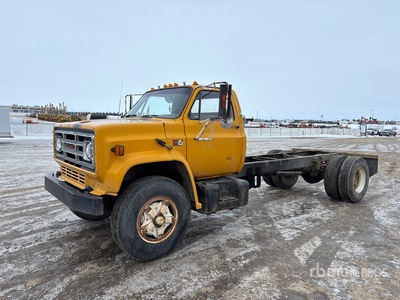 1981 GMC 7000 4x2 Cab and Chassis