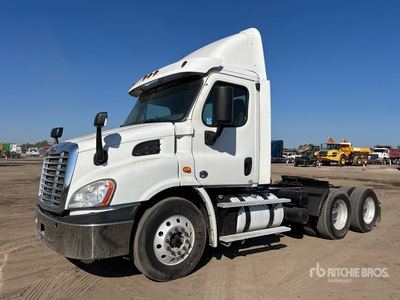 2018 Freightliner Cascadia 113 6x4 T/A Day Cab Truck Tractor