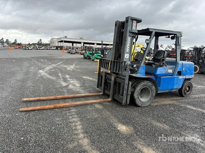 2006 Nissan F04B50V 10800 lb Pneumatic Tire Forklift