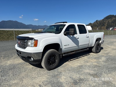 2013 GMC Sierra 3500HD 4x4 Crew Cab Pickup
