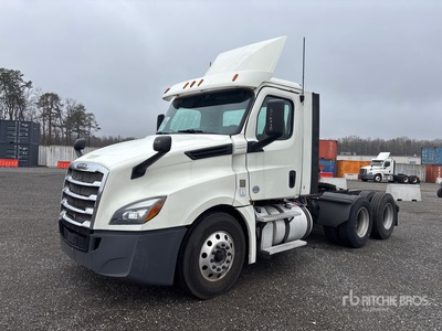 2018 Freightliner Cascadia 126 6x4 T/A Day Cab Truck Tractor