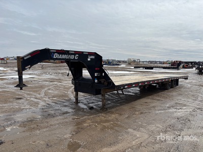 2022 Roadclipper 37 ft T/A Gooseneck Remolque Portamaquinaria