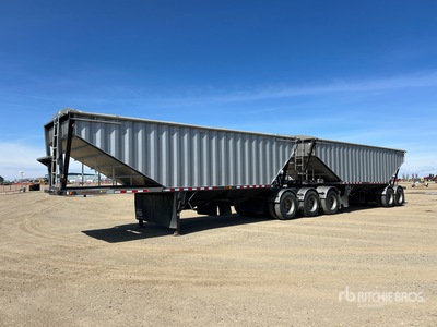 2013 Doepker Tri/A Super B-Train Lead Grain Trailer